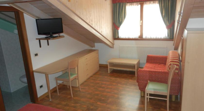 Maffei Hotell Pinzolo Rum bild