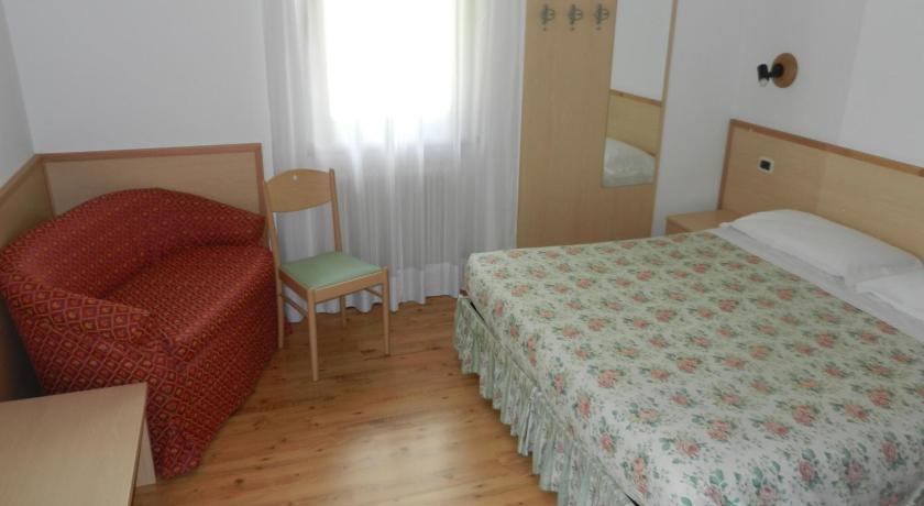 Maffei Hotell Pinzolo Rum bild